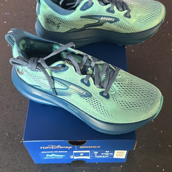 Rundisney Lilo & Stitch shoes - Picture 7 of 7